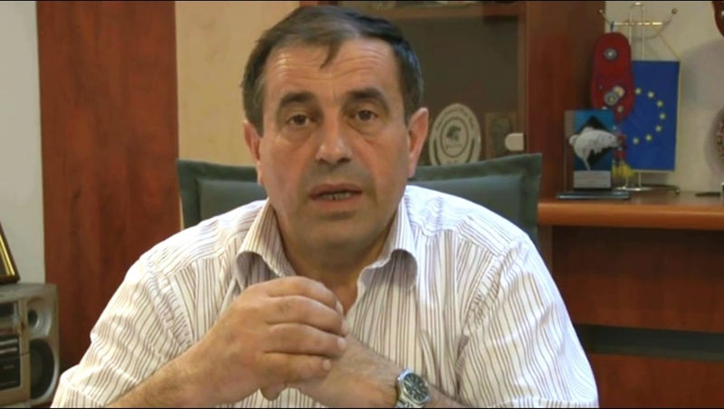 Chestiunea blocurilor între case va fi discutată din nou în Consiliu Local Apahida. De teama unor procese, primarul Fati a propus din nou construcția de blocuri între&nbsp;case