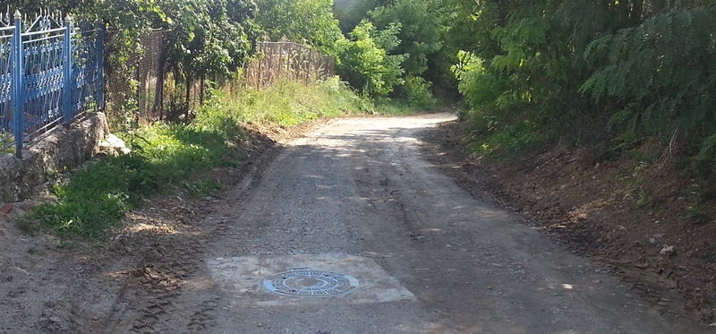 Și-a rupt coloana vertebrală în trei locuri după ce a căzut într-o gură de canal lăsată nesemnalizată. Medicii au pus un diagnostic pe o pagină întreagă