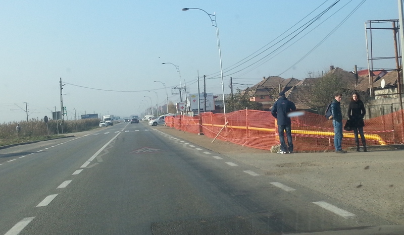 Firma care construiește ”rigola de aur” a fost amendată de Poliția Rutieră pentru că nu a semnalizat corespunzător șantierul