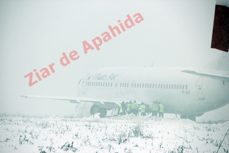 Directorul Aeroportul Internațional din Cluj Napoca aruncă bomba: Avionul Blue Air nu avea COMBUSTIBIL și a cerut aterizarea de URGENȚĂ