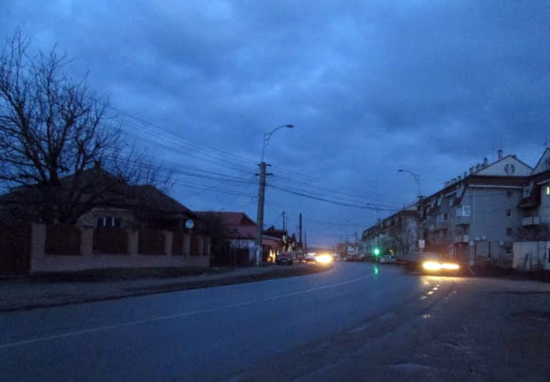 La Apahida, iluminatul public se oprește cu NOAPTEA în cap. Oamenii sunt nemulțumiți și cer rezolvare problemei