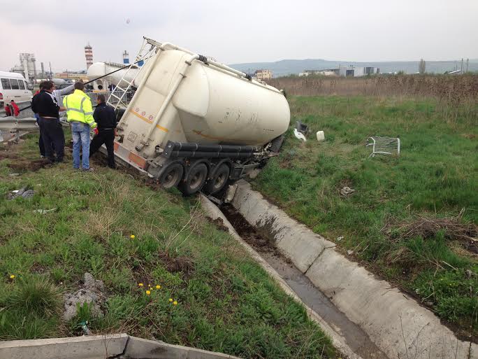 Accident la Dezmir. Totul se putea termina cu o mare&nbsp;tragedie