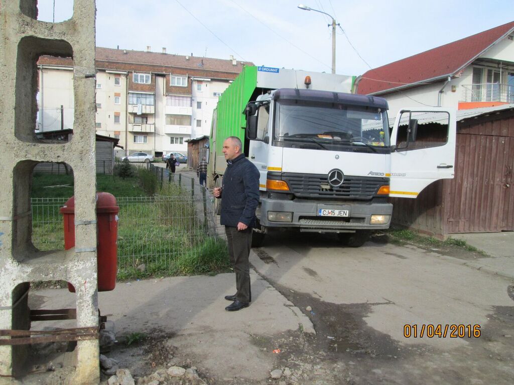 Firma de salubritate Strict Prest a renunțat la orgoliu și a ridicat gunoiul menajer. Acțiunea a fost supervizată de viceprimrul Călin&nbsp;Păcurar