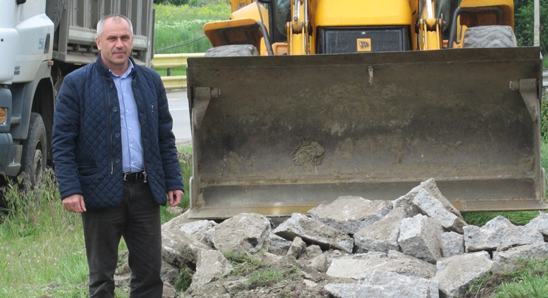 Muncitorii au început deja să lucreze pentru construcția trotuarului din centrul localității&nbsp;Apahida