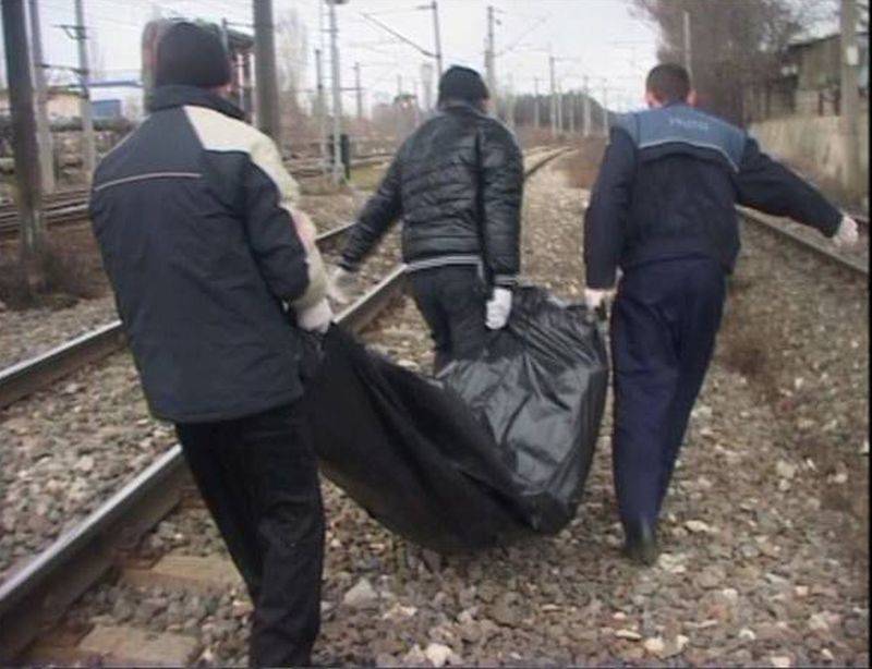 Un tânăr s-a aruncat în fața trenului, lângă Hanul Km 17