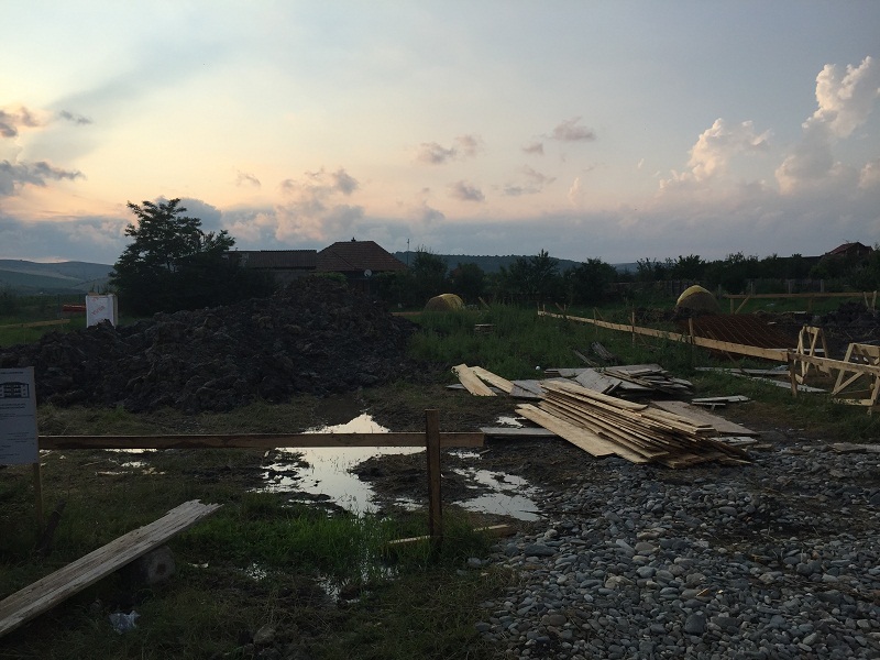 Secretarul comunei Apahida construieşte un bloc într-o zonă de&nbsp;case