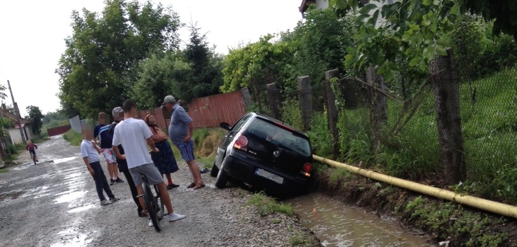 În prag de primăvară, drumurile din Apahida devin impracticabile. Eterna poveste se repetă