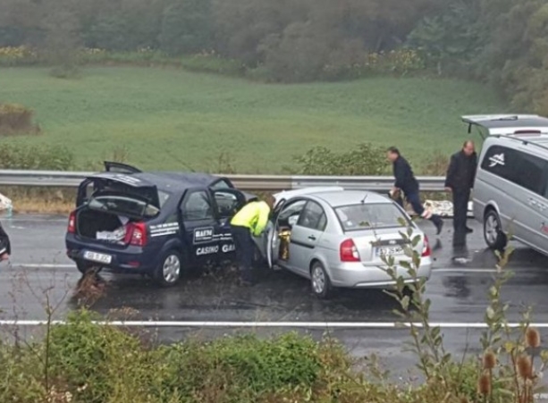Un angajat al Primăriei Apahida în stare critică, după un grav accident de circulație care a avut loc în Brașov. Maria Horvath a zăcut două ore în ploaie, fără ca nimeni să o ajute. SMURD-ul și Ambulanța s-au certat între ele și au intervenit după două ore! INCREDIBIL