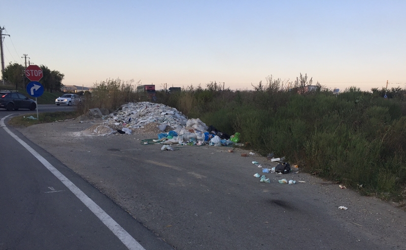 rampa de gunoaie clandestina.JPG