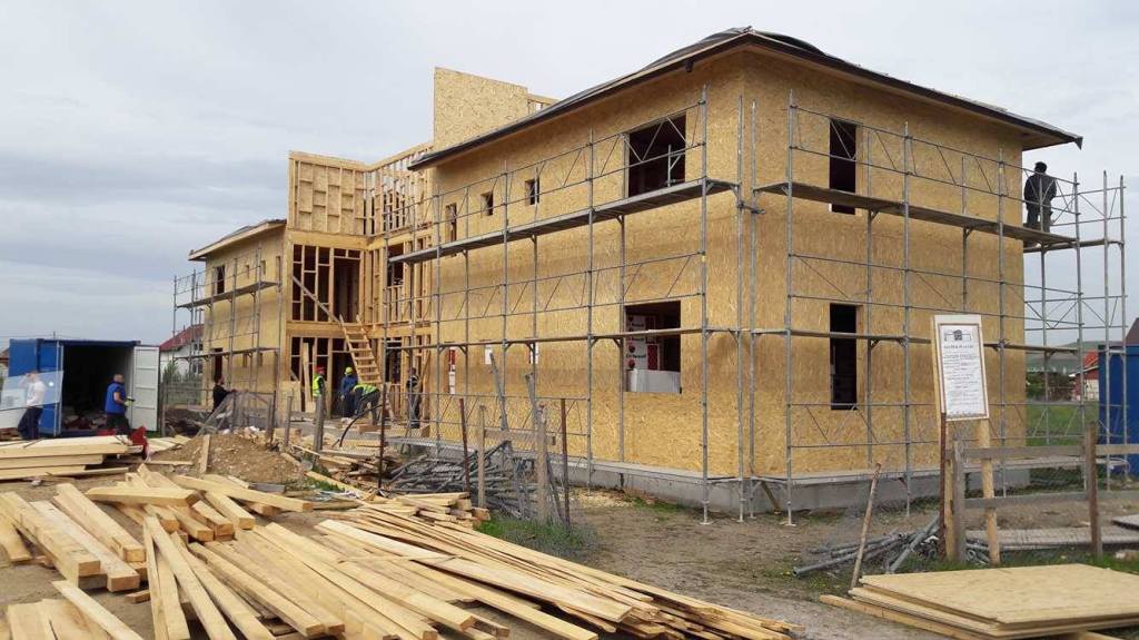 Protestul de la Apahida: nemulțumiri maxime și explicații penibile. Primarul a recunoscut că nu a participat la şedinţa în care s-a decis relocarea ţiganilor de la Pata Rât, în Apahida