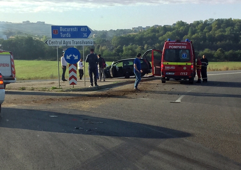Accident grav la sensul giratoriu de la&nbsp;Dezmir!