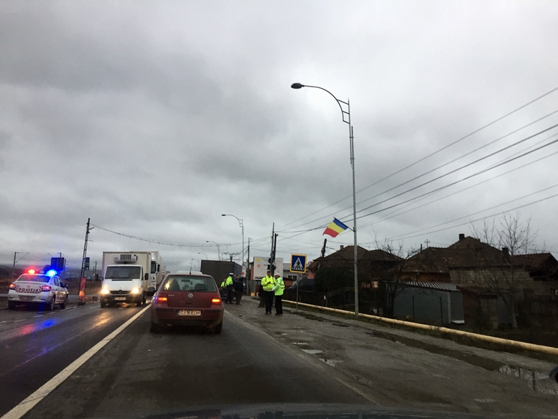 O fetiță de zece a ani a murit după ce a fost spulberată pe o trecere de pietoni din Sânnicoară