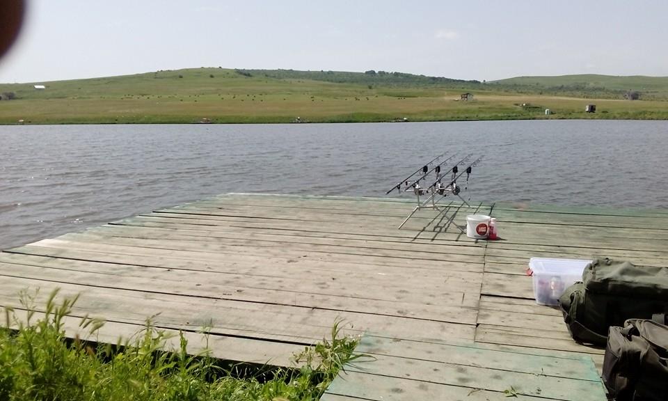 Liber la pescuit, doar pe hârtie la Apahida! Lacurile de la Câmpenești îi așteaptă pe pescari, dar rămân&nbsp;închise!