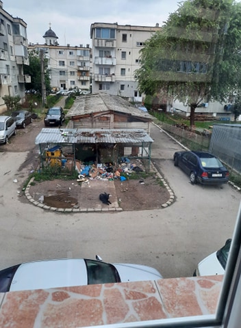 Firma de salubritate uită să ridice gunoiul menajer. Disconfortul oamenilor este&nbsp;maxim
