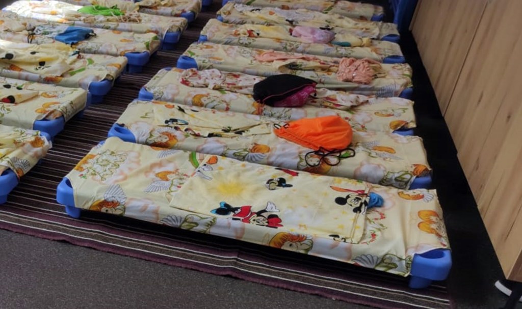 Zeci de copii de la o grădiniță din Apahida dorm pe&nbsp;jos