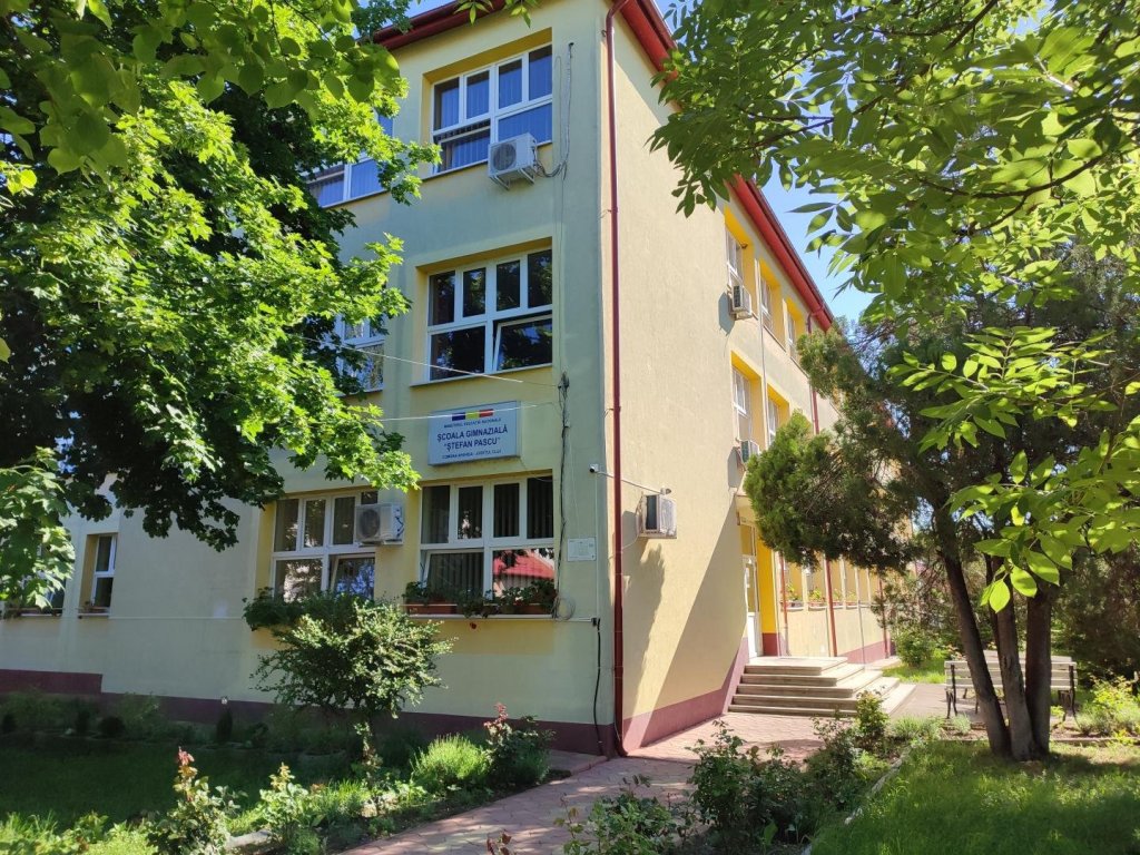 Doi elevi de la Apahida s-au drogat la școală. Unul dintre ei s-a simțit foarte&nbsp;rău